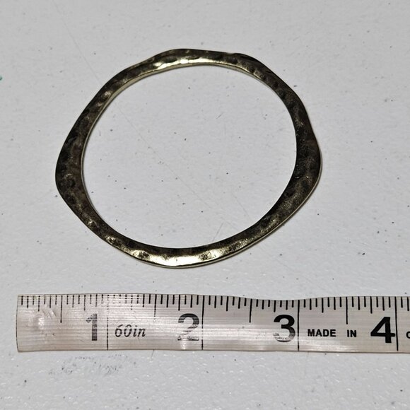 Handcrafted Elegant Textured Bangle Bracelet Silver Tone Classic Fashion Jewelry - Picture 3 of 3